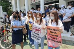 Wali Murid Paksa Siswa Sujud dan Gonggong, Relawan Kawal Gibran Dukung Proses Hukum Ivan Sugianto