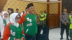 Debat Pilkada Jombang, Mundjidah Sumrambah Tampil Keren Pakai Jaket Ijo Abang, Simbol Kebesaran!