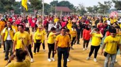 Ribuan Massa Rayakan HUT Golkar di Kota Blitar: Kemenangan Bambang-Bayu di Depan Mata