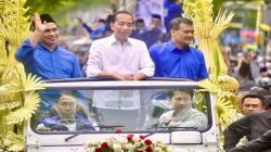 Pawai Naik Jeep Terbuka, Jokowi Bareng Ahmad Luthfi-Taj Yasin Disambut Ribuan Warga Banyumas