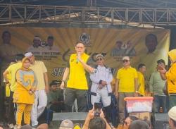 Warga Antusias Ikuti Senam 60 Tahun Golkar Di Wilayah Cirebon - Indramayu