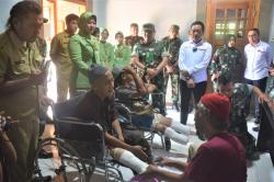 TNI dan Yayasan Gerakan Solidaritas Nasional Gelar Bakti Sosial