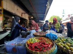 Ning Ita Jawab Keresahan Pedagang Pasar Tanjung Soal Wacana Relokasi