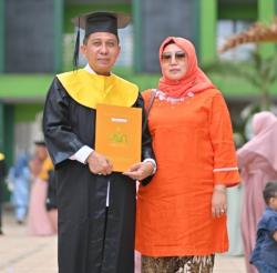 Berita Bahagia dari Haji Sibral Malasyi: Diwisuda dengan Gelar Magister Ekonomi di Tengah Kesibukan