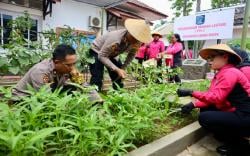 Polres Sragen Dukung Ketahanan Pangan Nasional melalui Pekarangan Pangan Lestari (P2L)