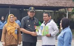 Pj Bupati Kobar Bakal Naikkan Honor Petugas Kebersihan