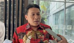 Profil BN Holik Qodratullah, Calon Bupati Bekasi yang Pernah Jadi Kepala Desa Ciantra