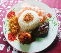 Lapar Saat Malam? 3 Tempat Makan Nasi Uduk Betawi di Depok Bisa Menjadi Solusinya