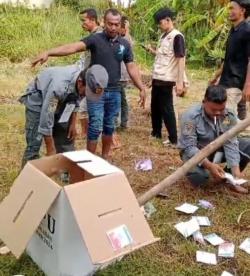 Warga Panik Kertas Suara Berhamburan usai Diobrak-abrik Tim Sukses, Pelaku Diamankan!