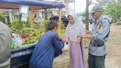 Unik! Gugah Warga Nyoblos Pilkada, TPS di Sukajaya Kabupaten Bogor Sediakan Ratusan Kilo Buah Segar