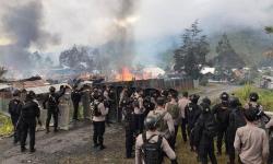 Pilkada Berdarah di Puncak Jaya Papua: Puluhan Korban Dievakuasi, 40 Rumah Dibakar