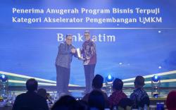 Bank Jatim Raih Penghargaan Akselerator Pengembangan UMKM