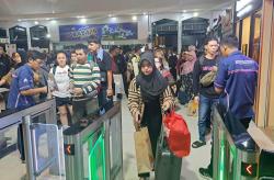 KAI Daop 8 Surabaya Catat 1 Juta Pengguna Face Recognition Boarding Gate di Tahun 2024