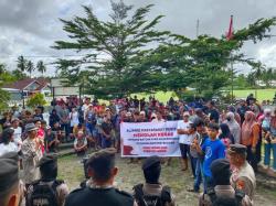 Aliansi Masyarakat Pesisir Budong-Budong Gelar Aksi Tolak Tambang di Sungai Budong-Budong