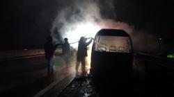 Mobil ELF Ludes Terbakar di Tol Boyolali KM 480