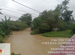 Tragis! Pria di Cikeusik Pandeglang Hilang Terbawa Arus Banjir, Pencarian Terus Berlanjut