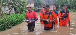 Korban Banjir di Pandeglang Terancam Serangan Buaya dari Luapan Kali Cilemer