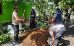 Polsek Plupuh Dukung Program Asta Cita Presiden dengan Penanaman Tanaman Bergizi