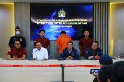 Buronan Interpol Terlibat Sindikat Judi Online dan Pencucian Uang Diringkus di Batam