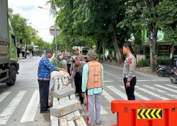 Sering Terjadi Trouble Spot, Bukaan Median Jalan di Depan MAN 1 Grobogan Ditutup