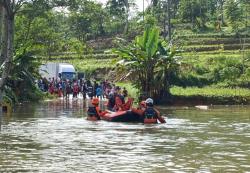 Banjir Sukabumi, BNPB Bangun Pos Pengungsian Terpusat di Bantargadung