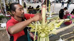 Melestarikan Budaya, Hotel di Boyolali Gelar Lomba Merangkai Penjor dan Kembar Mayang