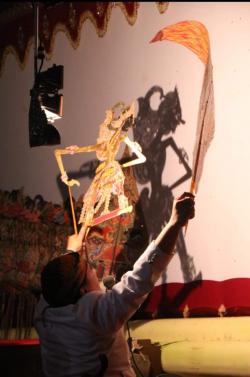 Pagelaran Wayang Kulit Hidupkan Kembali Nilai Luhur Budaya di Hari Wayang