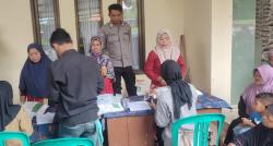 Polisi Monitoring Distribusi Cadangan Bantuan Pangan Tahap IX  2024 di Garut