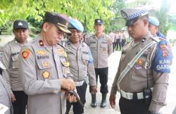 Tingkatkan Disiplin dan Keamanan, Wakapolres Sumba Timur Gelar Pemeriksaan Senpi