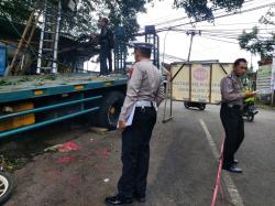 Truk Tabrak Sejumlah Motor dan Toko Bangunan di Malang, Diduga Rem Blong