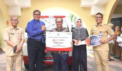 Bank Jatim Serahkan CSR Ambulance Kepada RSUD Haji Provinsi Jawa Timur