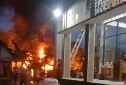 Tabung Gas Meledak Seperti Bom di Jombang, Gudang Ban Bekas Habis Terbakar