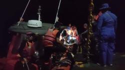 Kapal Motor Kandas, Tim SAR Berhasil Evakuasi 93 Penumpang dengan Selamat