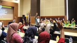 Fakultas Farmasi Unair Latih Apoteker untuk Pengelolaan Terapi Obat yang Optimal