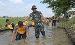 Libatkan 600 Orang, Kodim Sukoharjo Gelar Karya Bakti Bersihkan Saluran Irigasi