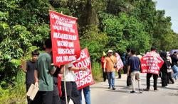 Tuntut Pembebasan 3 Warga Beriga yang Dituduh Mencuri, Massa Demo di Kantor Pengadilan Negeri Koba