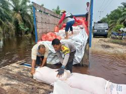 Polri di Subsektor Pelalawan Lakukan Patroli Cek Ketersediaan Kebutuhan Pokok Pasca Pilkada dan Jela