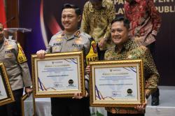 Polres Lamongan Raih Juara Umum dan Penghargaan Ombudsman RI Berkat Inovasi Pelayanan Publik