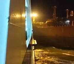 Beredar Video Tabrakan Antara Kapal Penumpang Dengan Kapal Tanker Gas di Pelabuhan Eksekutif Merak