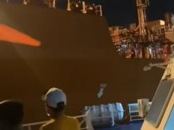 Viral Kapal Terseret Arus di Merak, Senggol Tanker hingga Rusak Parah!