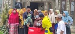 Bupati Gresik Serahkan Bantuan untuk Pulihkan Dampak Puting Beliung di Gresik Utara