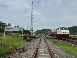 Daop 5 Purwokerto Mulai Uji Coba Naik dan Turun Penumpang di Stasiun Kebasen