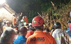 Tebing Longsor Timpa Rumah di Temanggung, Satu Warga Tewas Tertimbun Material