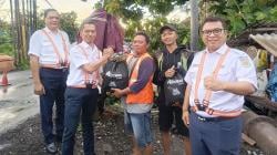 KAI Daop 4 Semarang Bagikan 115 Paket Sembako untuk Petugas Penjaga Perlintasan Swadaya