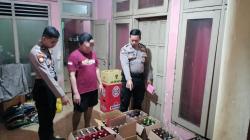 Ratusan Botol Miras Diamankan Polres Gresik di Desa Hulaan