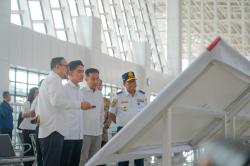 Wapres Gibran Kunjungi Stasiun KCIC Karawang, Naik Kereta Cepat Menuju Bandung