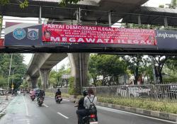 PDIP Minta Polisi Turun Tangan, Spanduk Serang Megawati Bertebaran