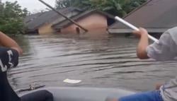 Makassar Terendam Banjir, Ketinggian Air Capai Atap Rumah Warga, 1.745 Jiwa Diungsikan