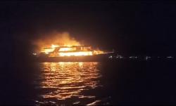 Kapal Pinisi Maluku Explorer Terbakar di Perairan Labuan Bajo