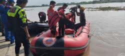 Perahu Nelayan Pecah di BGS Sungai Bengawan Solo, 1 Selamat, 1 Dalam Pencarian